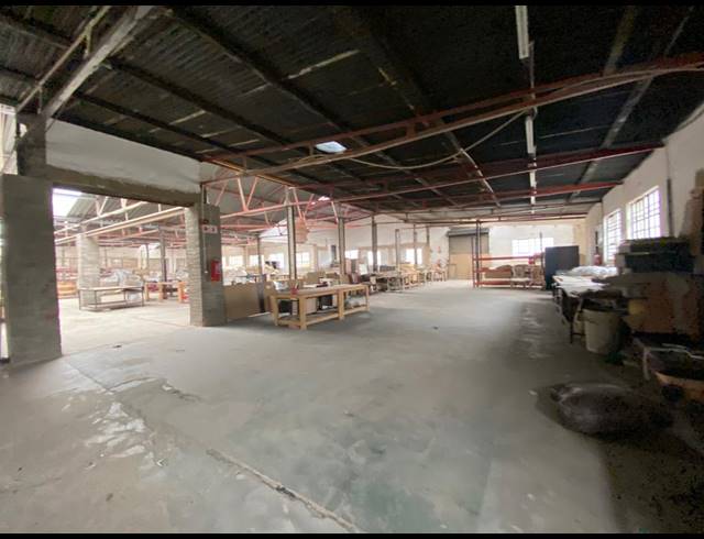 2,000M² WAREHOUSE TO LET IN INDUSTRIA WEST